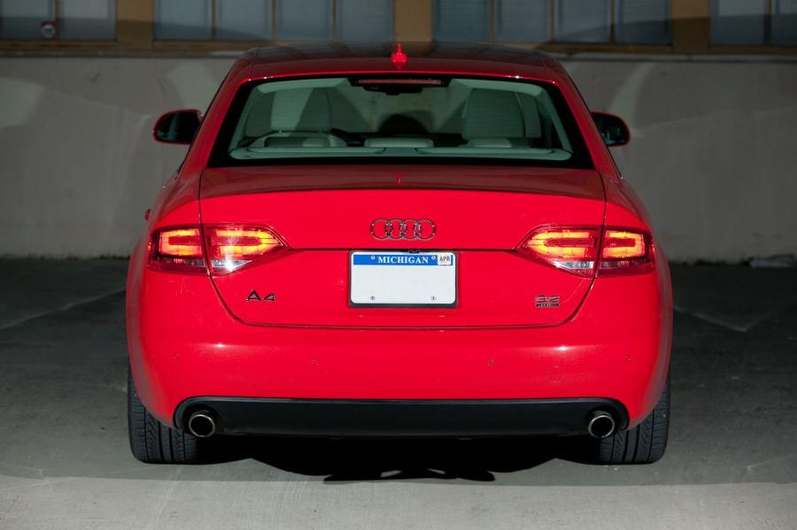  Audi A4 3.2 FSI Quattro Sedan (B8, 8K) 2007 года  (NA) (фото 22 из 32)